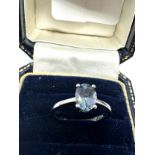 18ct white gold tanzanite ring (2.6g)