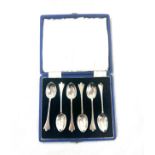 Cased set of rat tail sterling silver spoons hallmarks Glasgow 1946