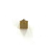 Vintage 9ct gold charm first aid box weighs approx 1.7 gm