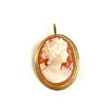 Vintage 18ct gold shell cameo pendant/ brooch
