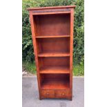 Mahogany coloured 4 shelf bookcase 71 inches tall 28 inches wide 14 inches depth