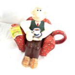 Wallace and Gromit, Wallace in arm chair tea pot in original box