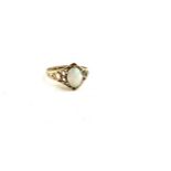 Ladies 9ct gold ladies opal set dress ring, total weight 1.6grams ring size p