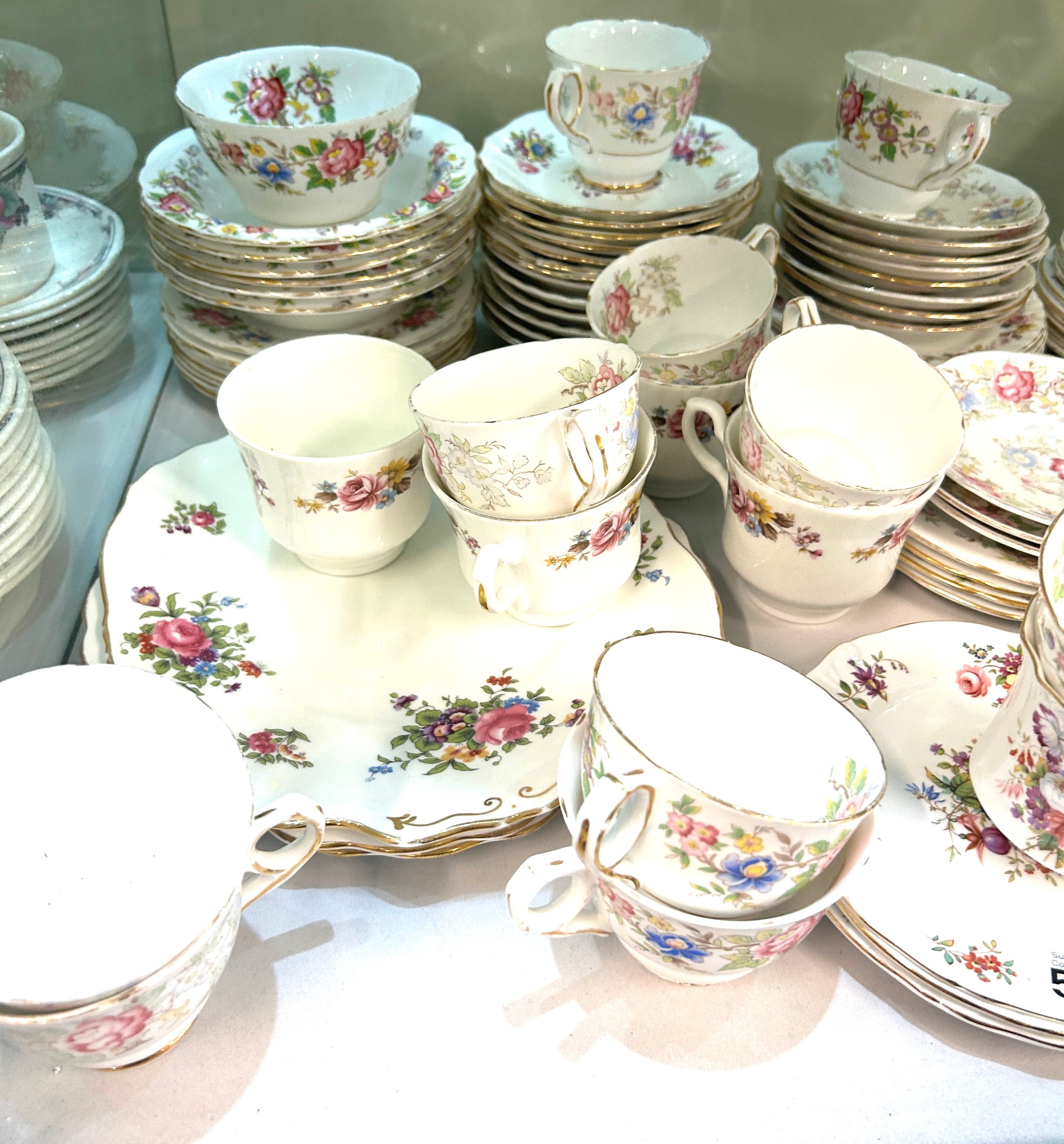 Selection of vintage cups, saucers, cake plates to include Royal Stafford etc - Bild 3 aus 4