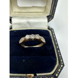 9ct gold diamond ring (2.3g)