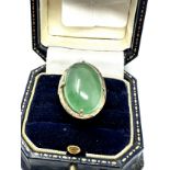 9ct gold jade ring (8g)