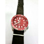 Seiko Gents scuba divers automatic wrist watch 150m red dial 7002-700j