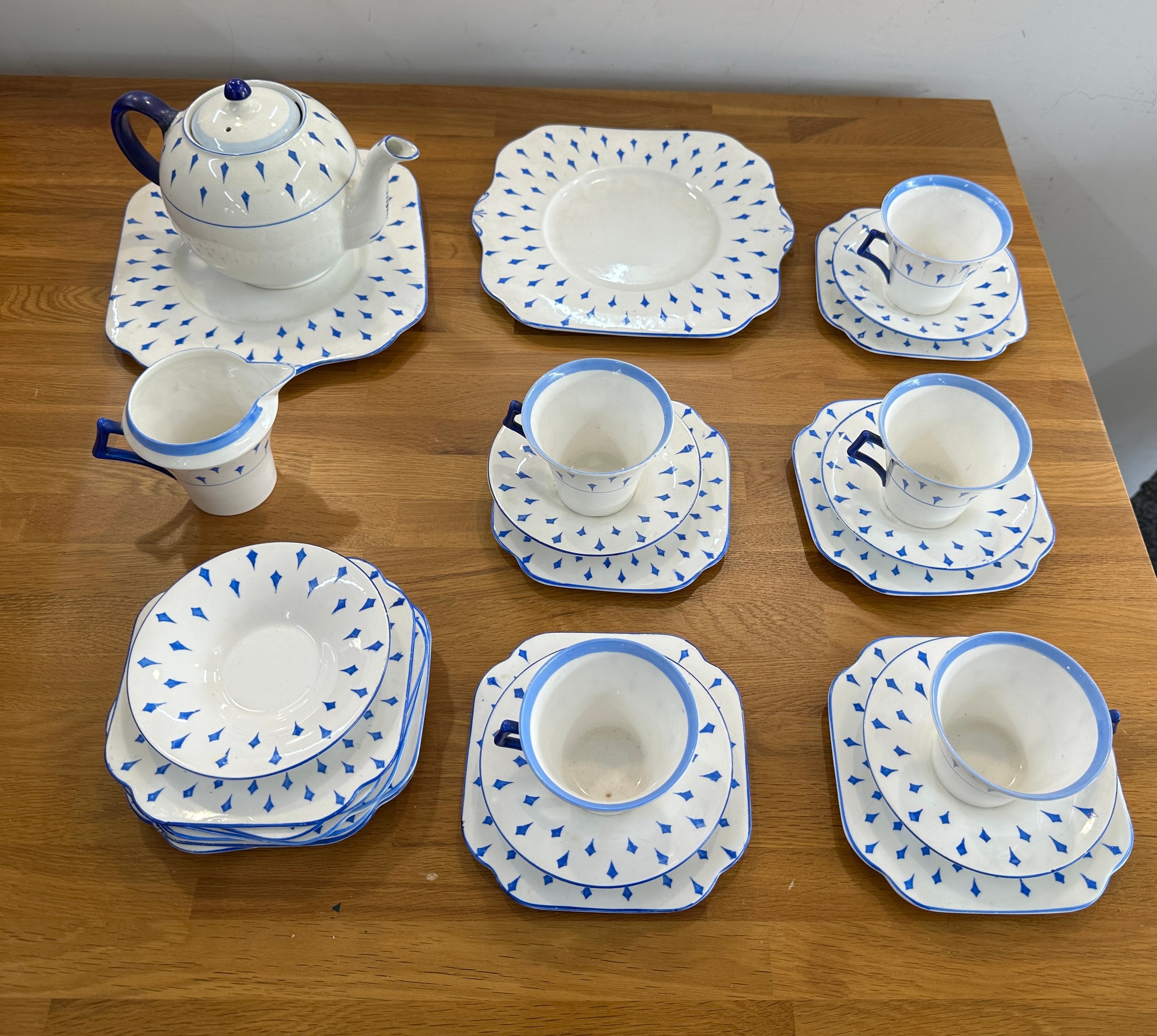 Part Colclough Royal Vale tea service to include tea pot etc