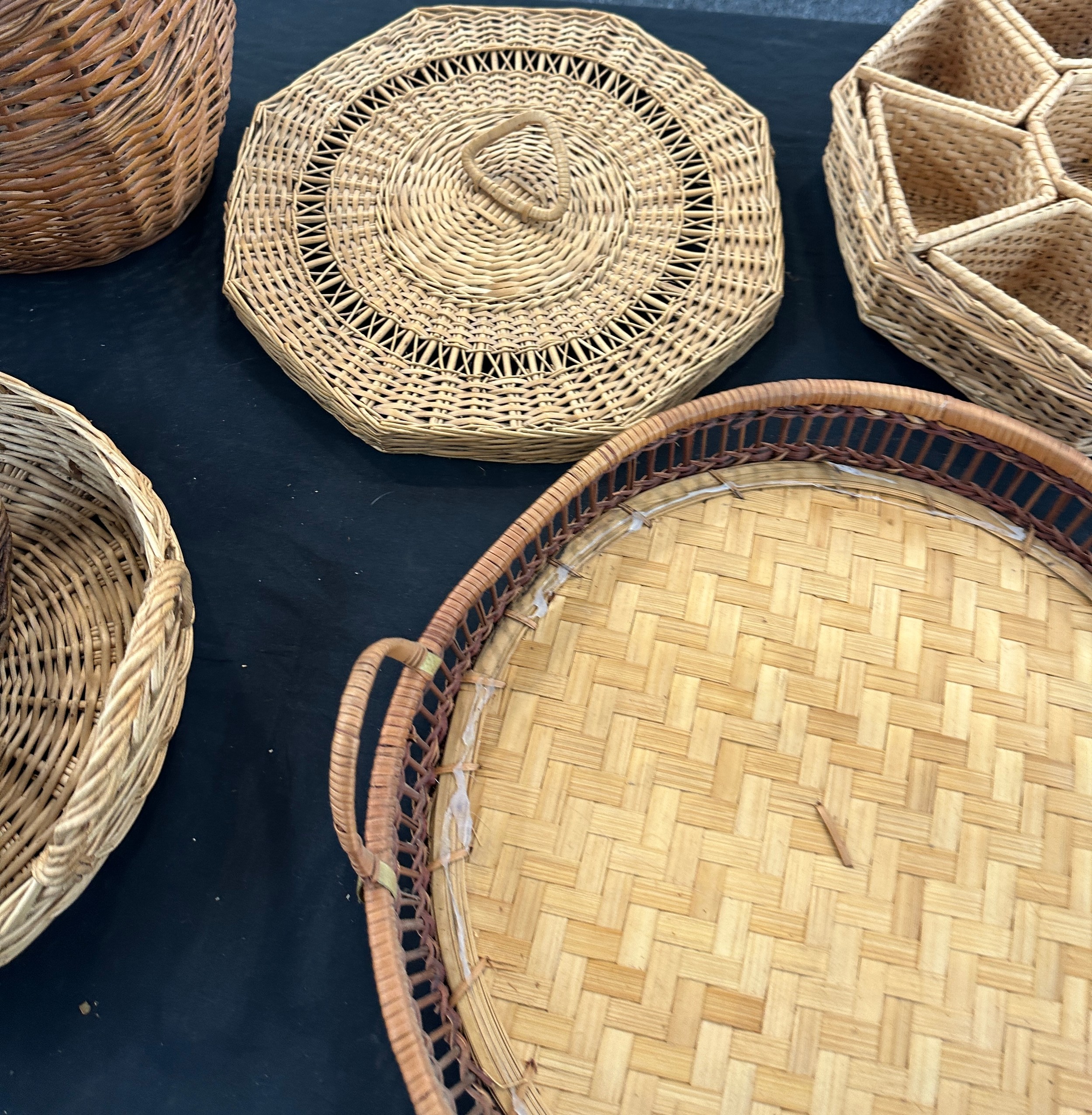 Large selection of whicker baskets - Bild 4 aus 5