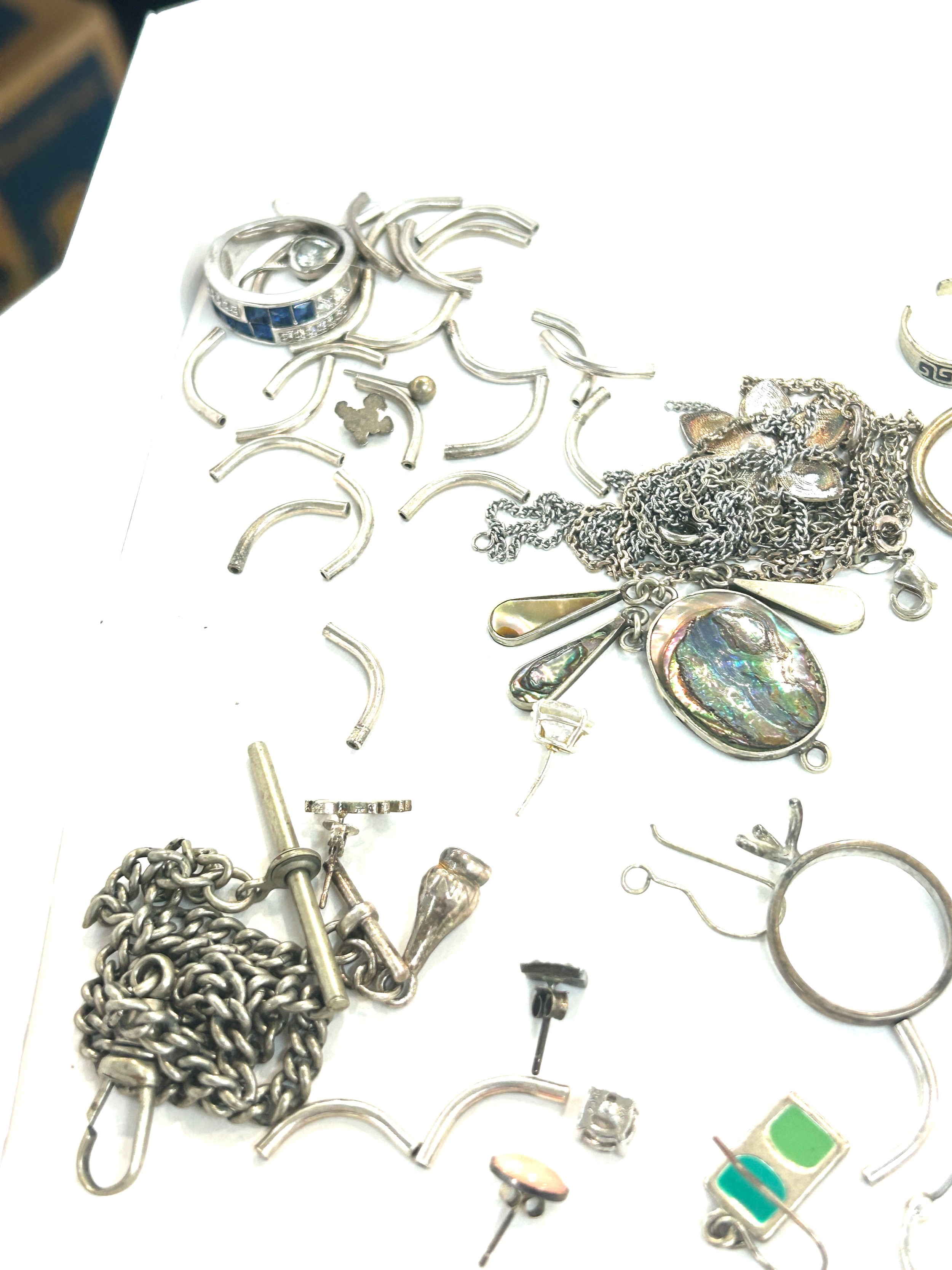 Tray of vintage and later silver and costume jewellery - Bild 4 aus 5