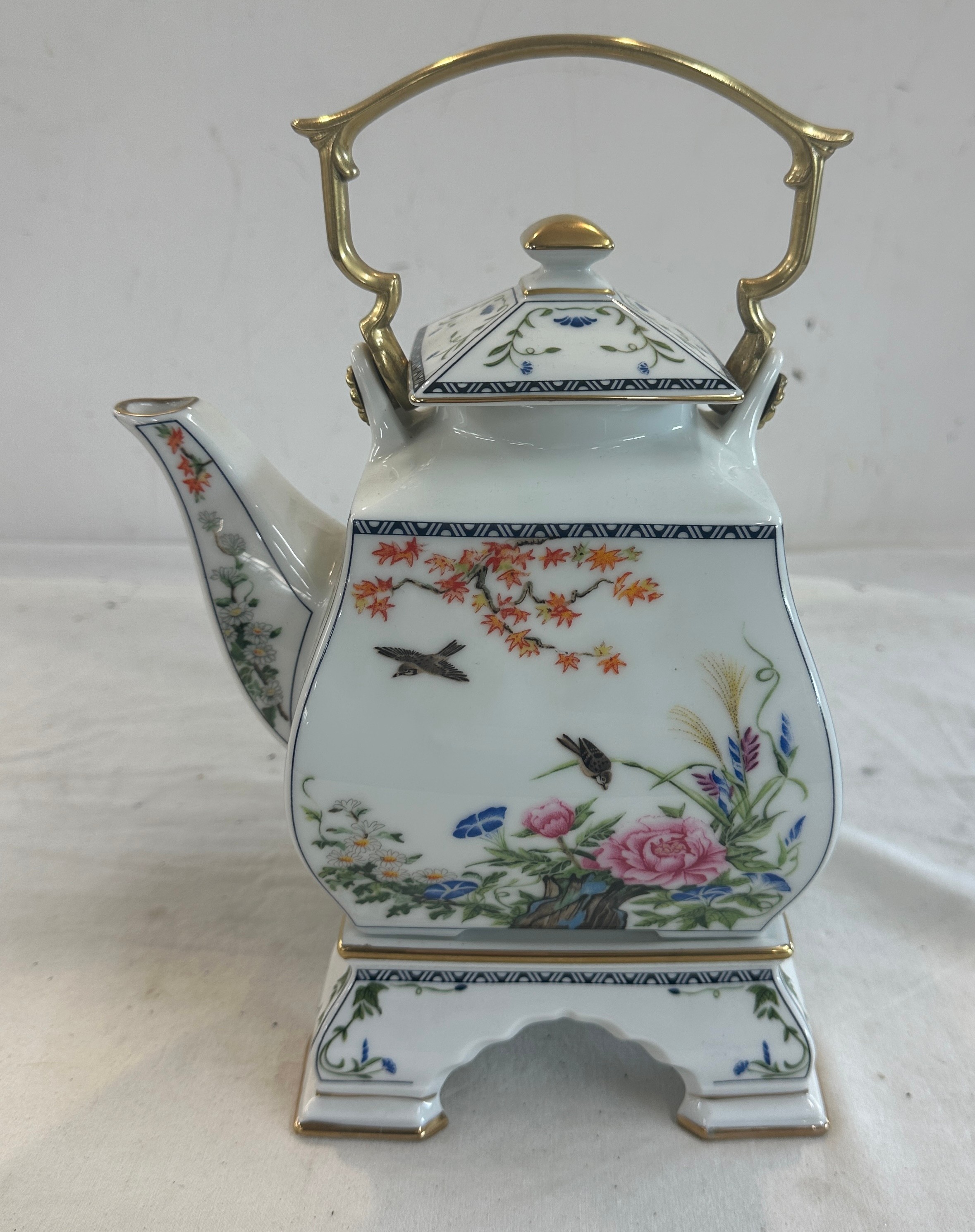 Franklin mint teapot "birds and flowers or the orient" designed by Naoko Nobata height 11 inches - Bild 6 aus 7