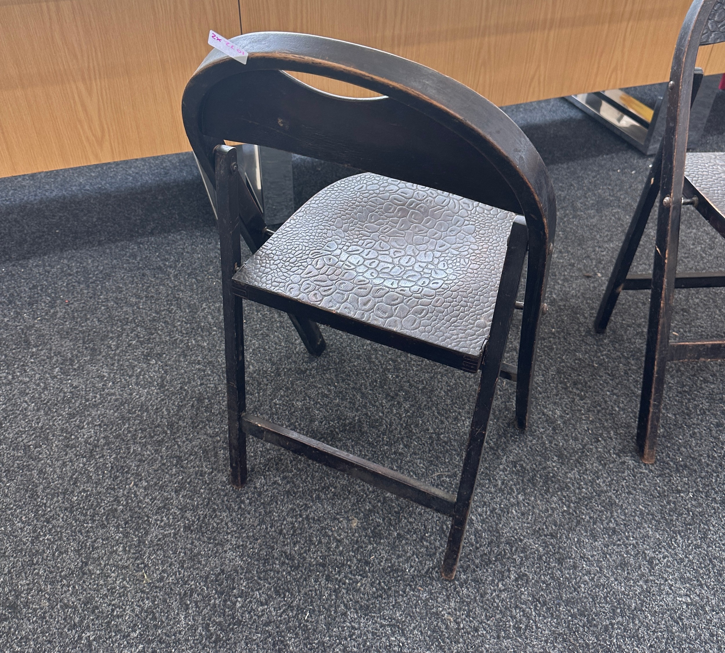 2 Folding textured chairs - Image 4 of 4