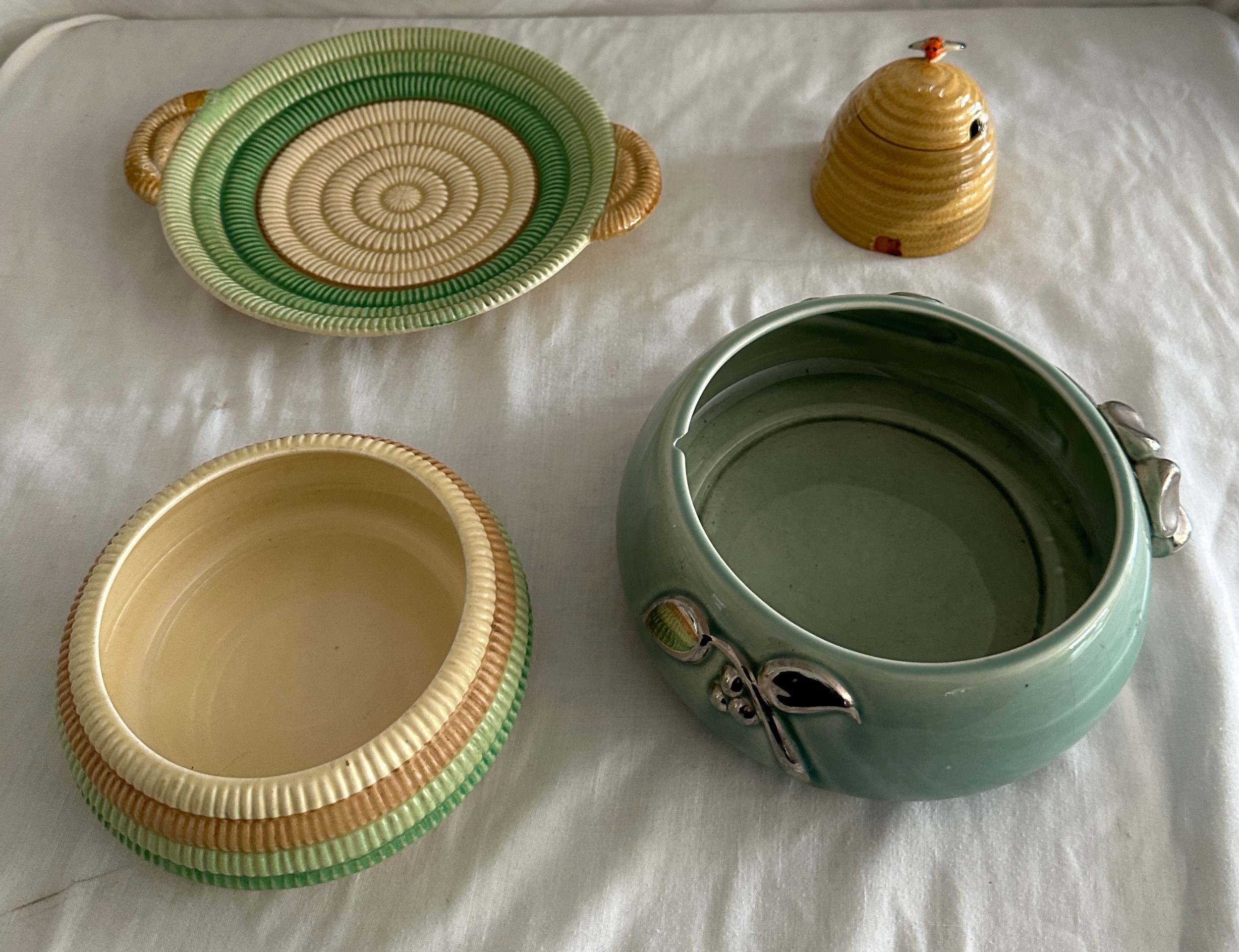 Selection of Clarice Cliff items to include a honey pot, bowl and plate - Image 2 of 11