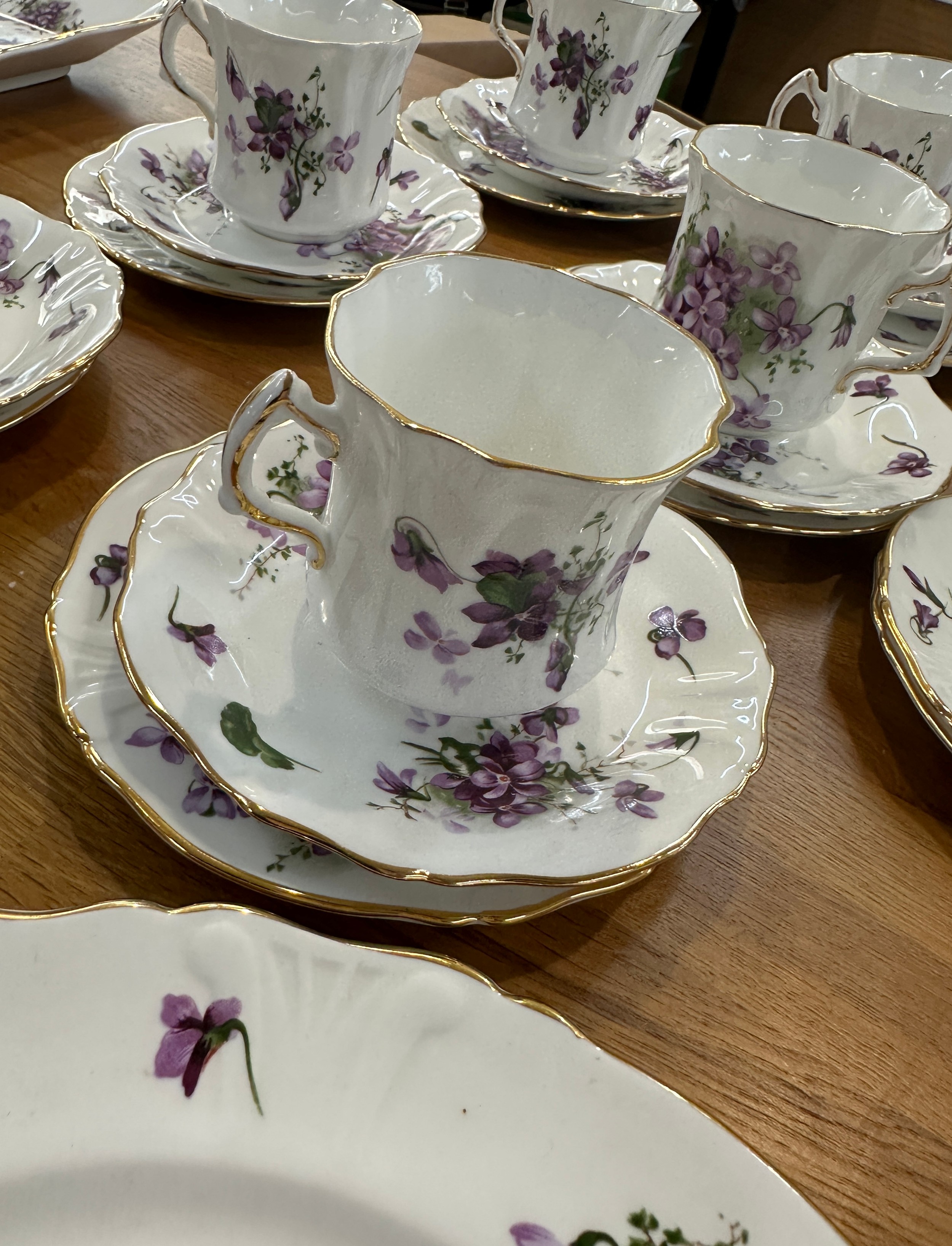 Six piece part Hammersley tea service victorian violets includes cups, saucers, milk jug etc - Image 3 of 4