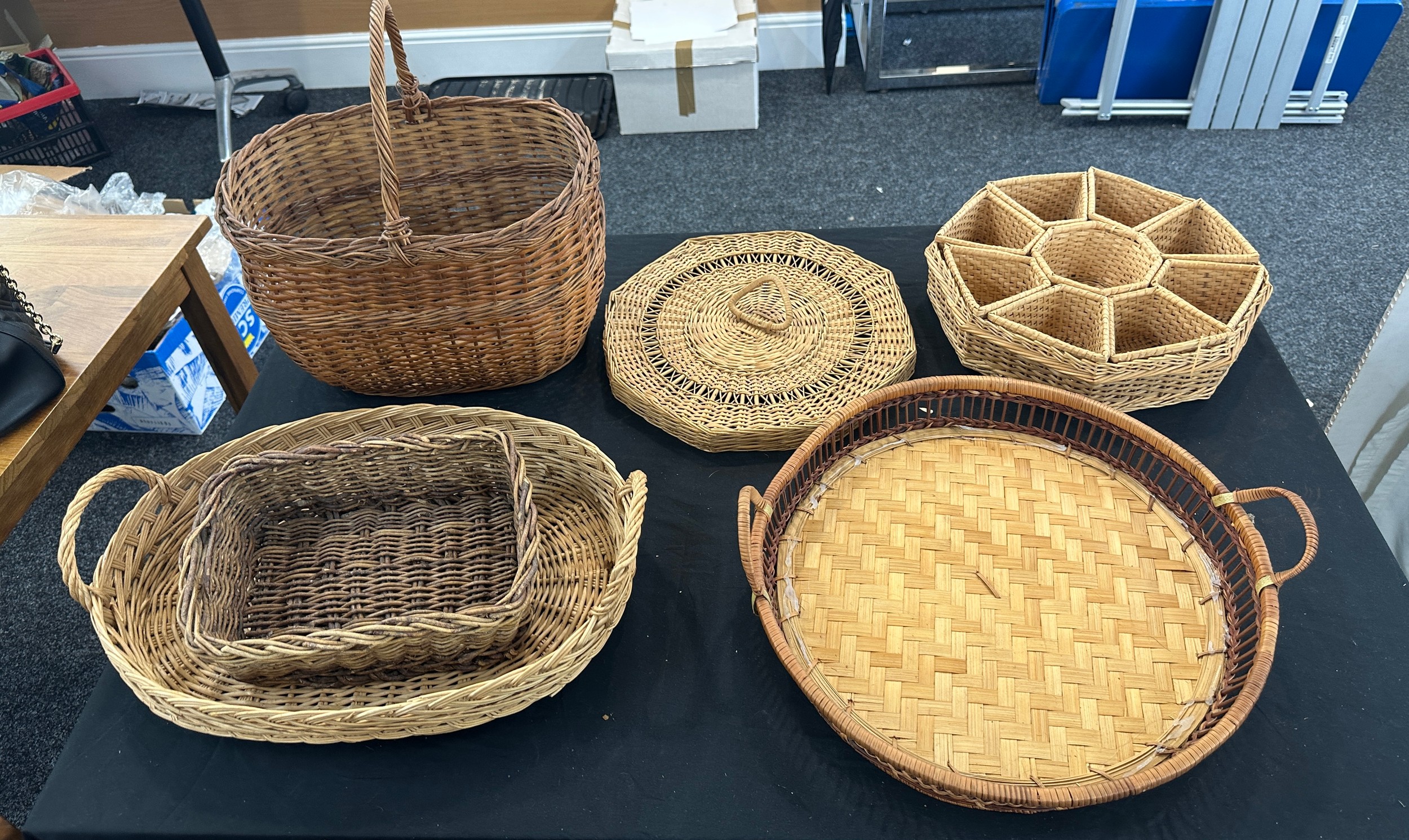 Large selection of whicker baskets - Bild 2 aus 5