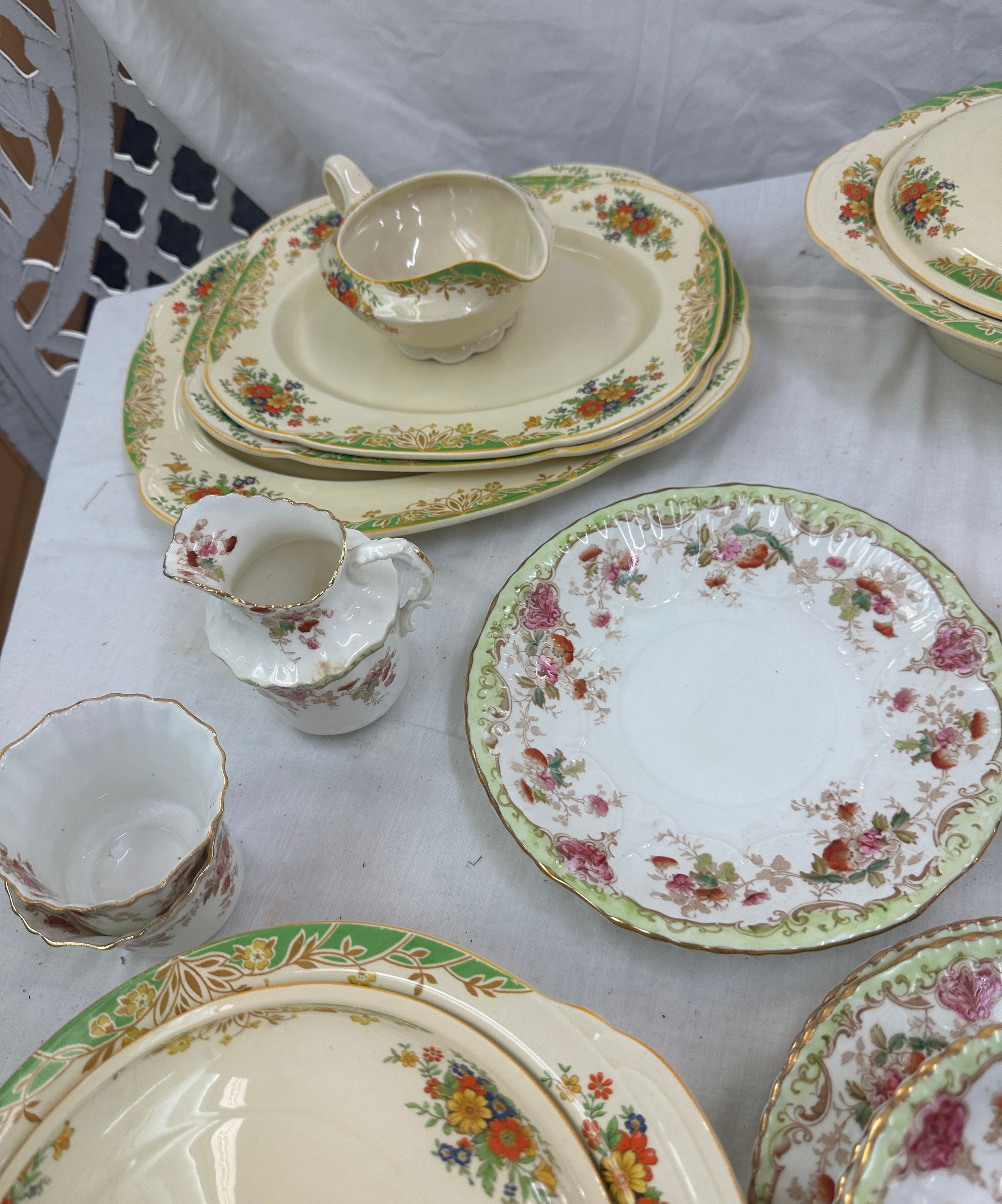 Large selection of part dinner services to include Woods Ivory ware and others - Bild 5 aus 8