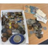 Selection of vintage and later coin/ bank notes