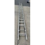 Double extending alimunimum ladders