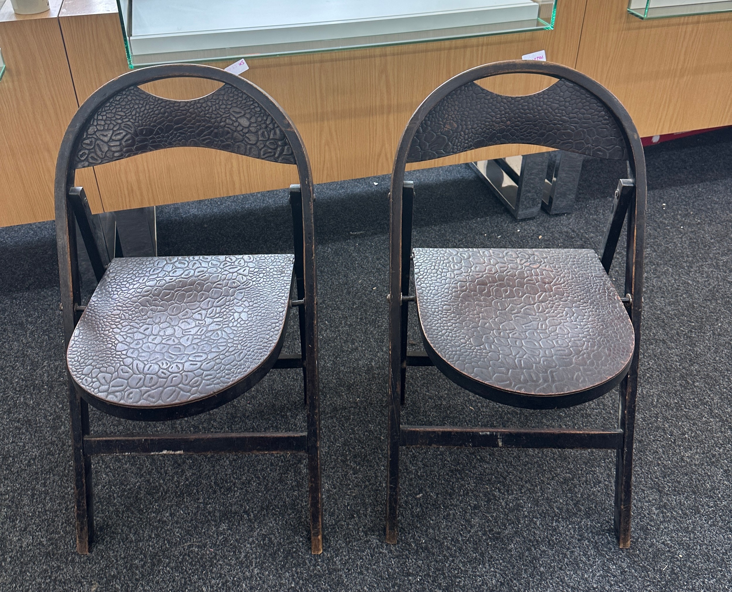2 Folding textured chairs - Image 3 of 4