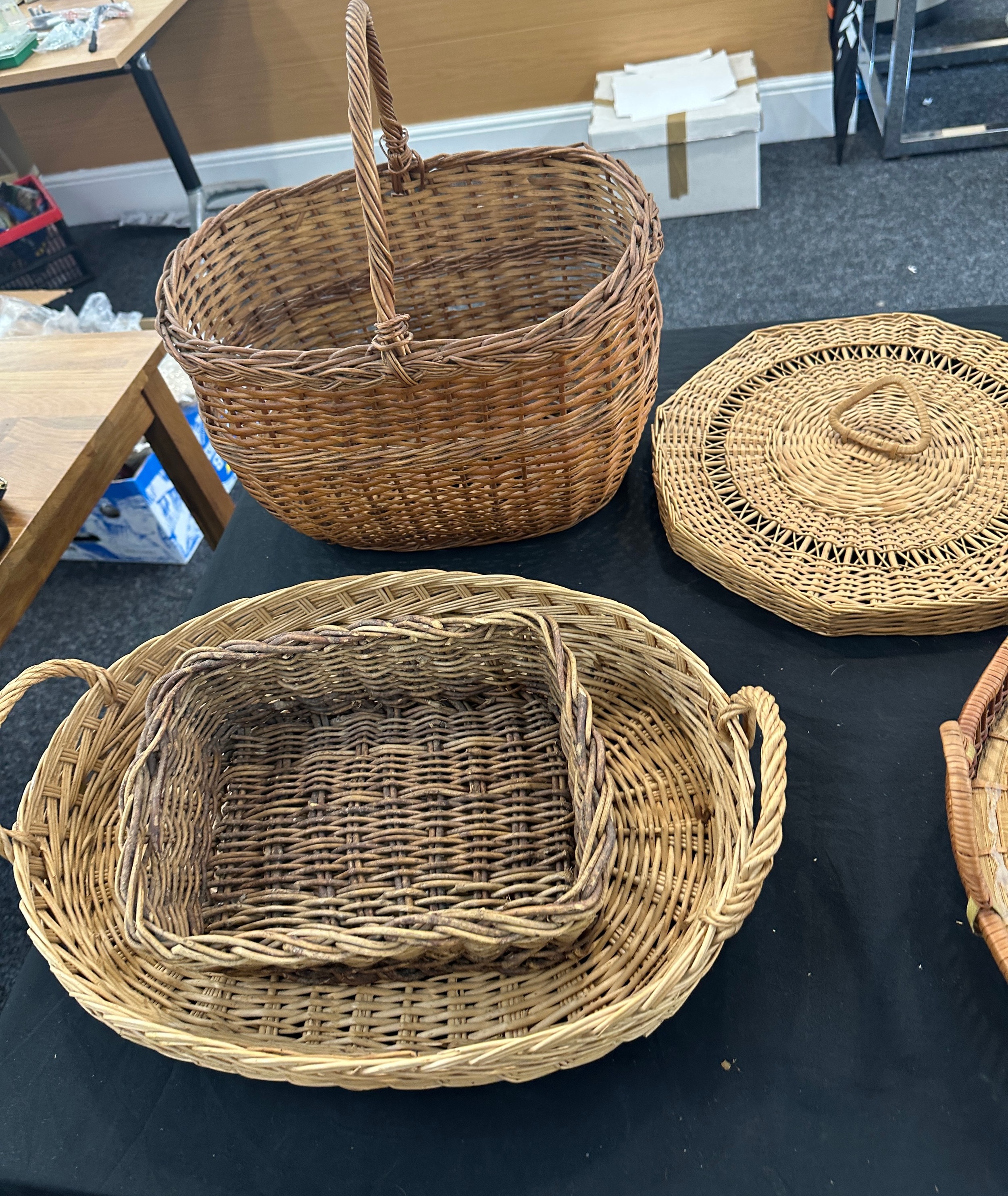 Large selection of whicker baskets - Bild 5 aus 5