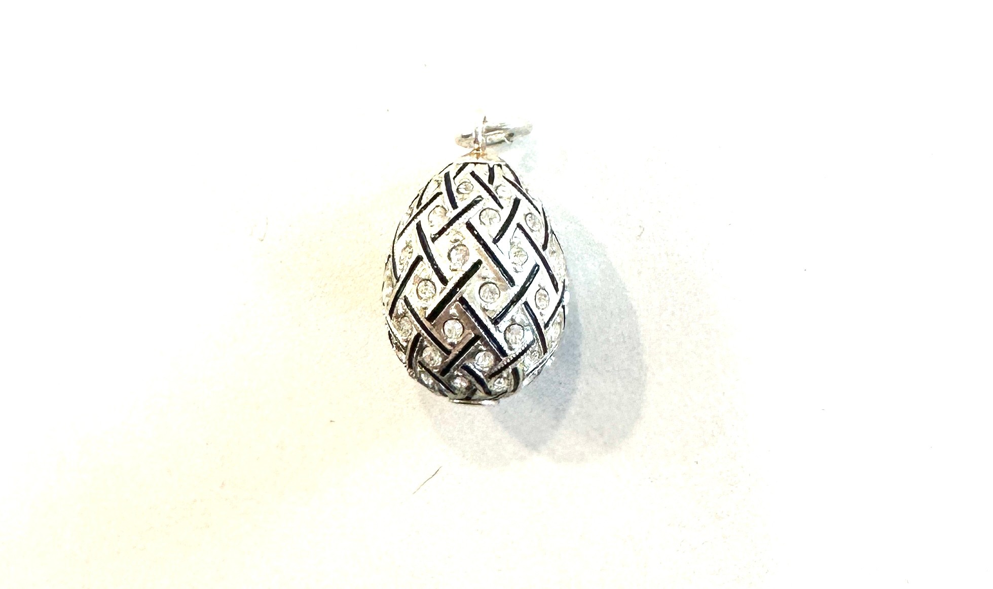 White metal enamel and paste set egg pendant charm. indistinct marks length 2cm - Bild 4 aus 4