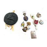 Selection of vintage badges includes girl guides, silver brooch etc