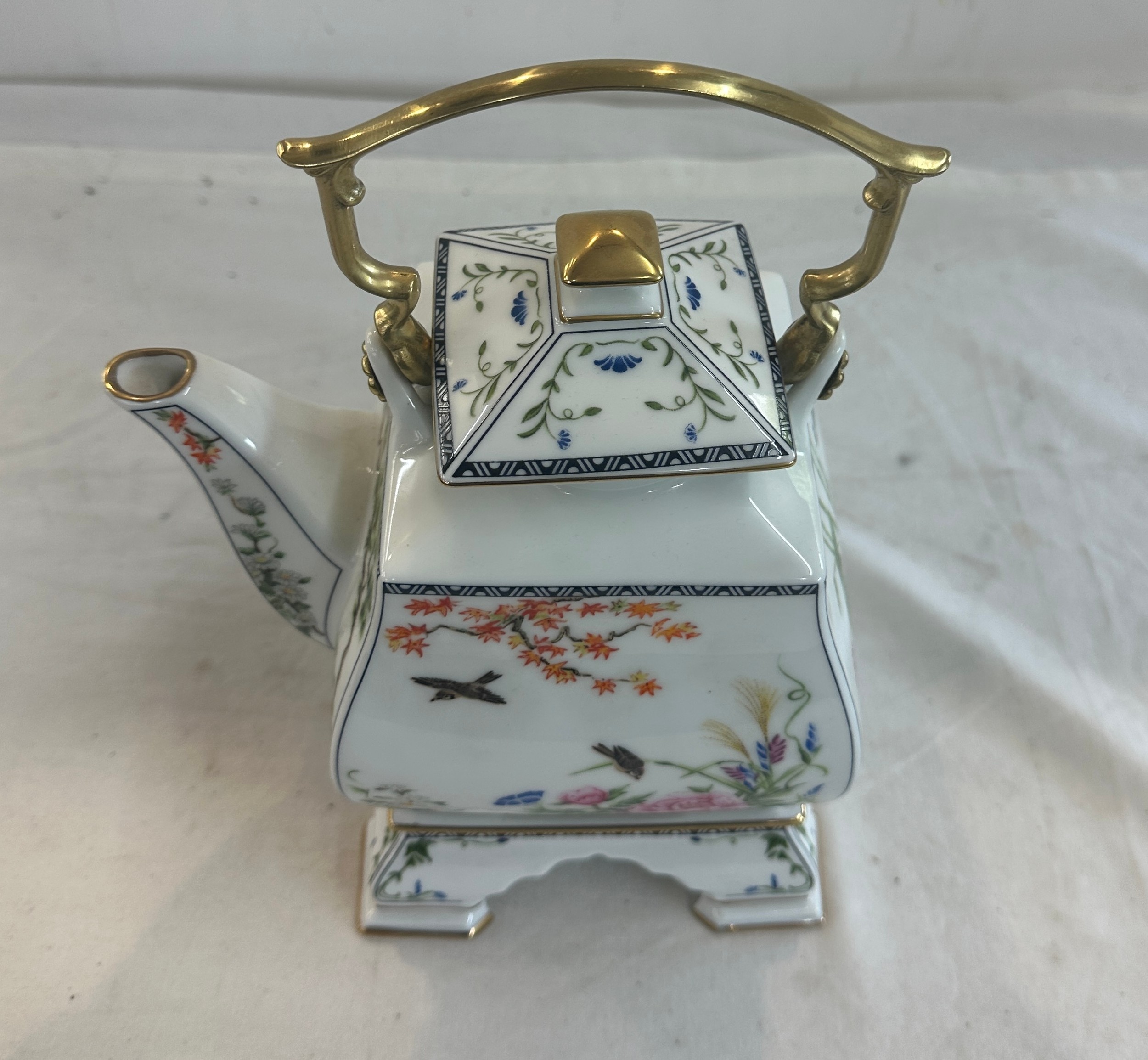 Franklin mint teapot "birds and flowers or the orient" designed by Naoko Nobata height 11 inches - Bild 5 aus 7