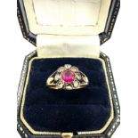 9ct gold synthetic ruby and paste ring as seen missing stone (2.3g)