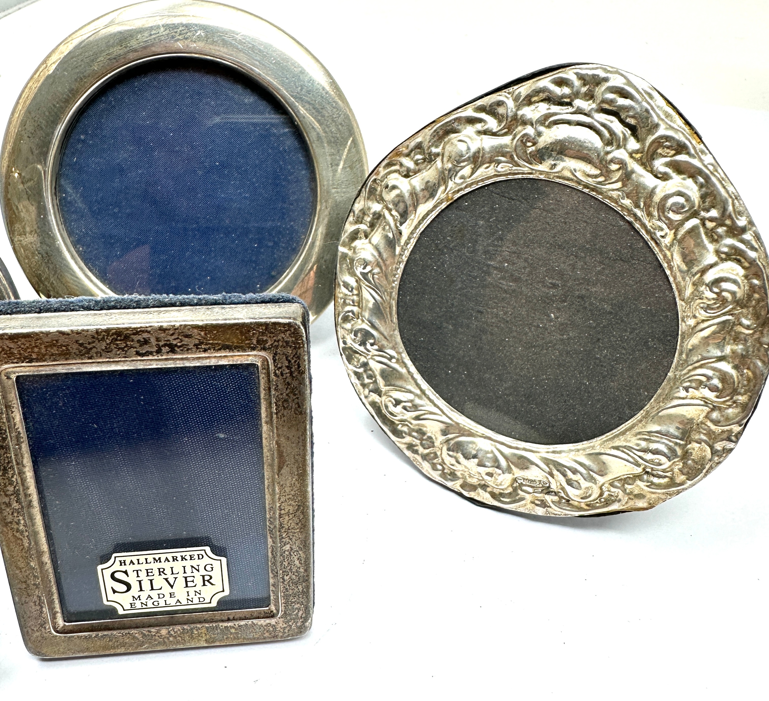 5 small silver picture frames largest measures approx 9.5cm dia - Bild 3 aus 4