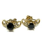 14ct gold paste and sapphire stud earrings (2.7g)