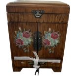 Brand new Past times Victorian style jewellery chest, approximate measurements: Height 15.5