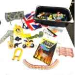 Selection of Vintage Action man accessories to include guns, clothing etc