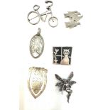 Selection of 6 vintage silver brooches/ paper clip