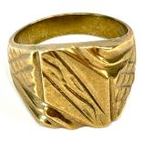 Gents hallmarked 18k gold plated signet ring, ring size U,