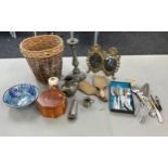 Selection of collectable lots includes brass photo frame, bowl, cutlery etc