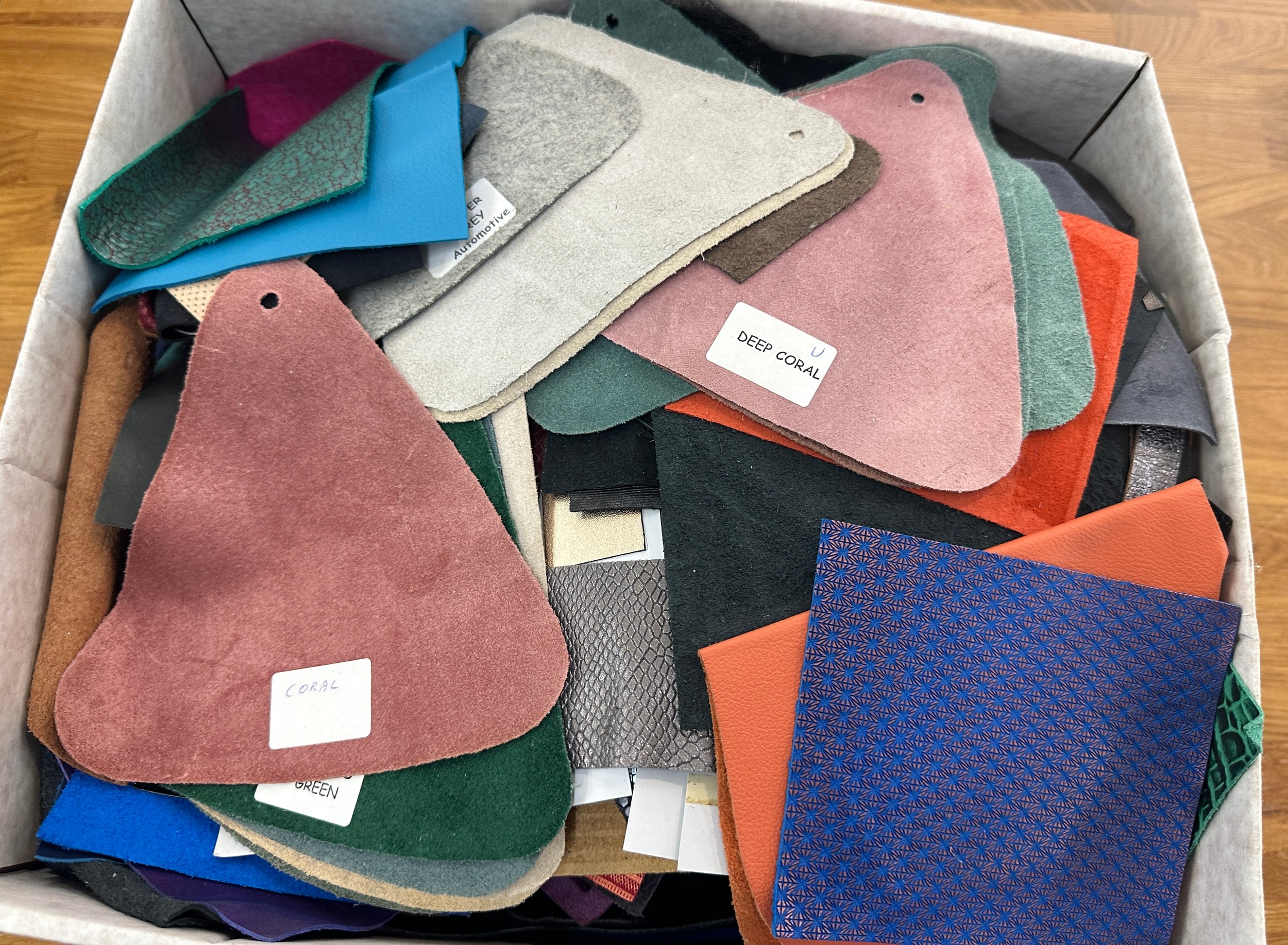 Large selection of leather craft pieces and off cuts - Image 5 of 5