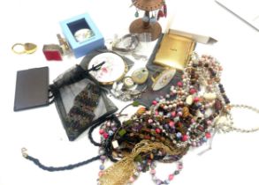 Selection of vintage and later costume jewellery includes stratton, earrings etc