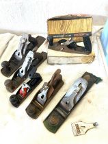 Selection of vintage planes inclydes stanley no 10, 4.5, 5.5 and rb10