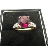 9ct gold rhodolite garnet & white topaz pink ring weight 3.3g