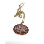 18ct gold carnelian quran prayer engraved pendant necklace (5.5g)