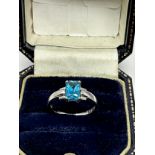 9ct White Gold Blue Topaz Dress Ring (2.2g)