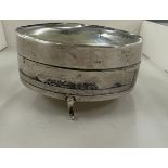 Signed oriental silver 3 legged trinket, approximate weight