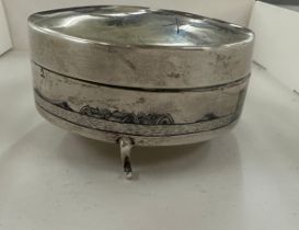 Signed oriental silver 3 legged trinket, approximate weight