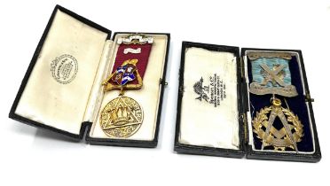 2 boxed silver masonic jewels