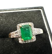 9ct gold Emerald & diamond ring weight 2.2g