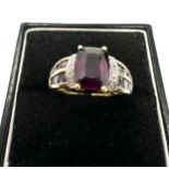 9ct Gold Garnet & diamond Ring (3.9g)