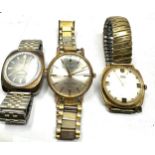 3 vintage gents wristwatches the watches are ticking inc smiths regency etc