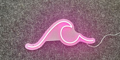 Neon beach light up wave pink neon light, complete working order measures approximately