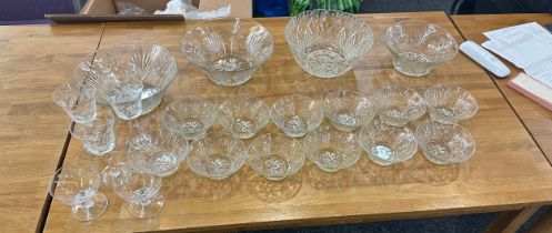 Selection of vintage and later glass ware includes fruit bowls etc