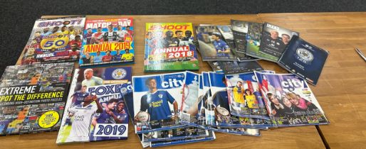 Selection of vintage and later football annuals to include Leicester city etc